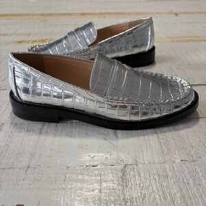LOFT Metallic Embossed Penny Loafers NEW size 8.5 Silver Crocodile Flats Vegan